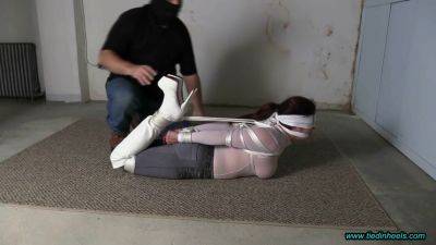 Sarah Roped In White Boots Bondage Porn - hclips