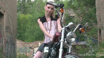 Cute Teen Is Amazed By A Big Bike - upornia