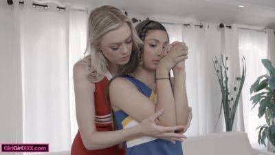 Amber Moore - Amber Moore And Nina Nieves In Girlgirlxxx - Cheerleader Lesbians Stretch Their Pussies Out - upornia