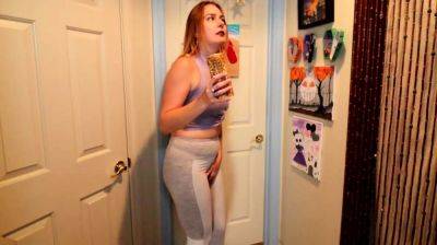 girls desperate to pee wetting her jeans panties - drtuber