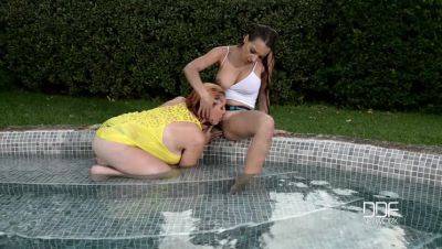 Poolside Pussy Licking - Lesbians out to Lunch - porntry.com - France - Czech Republic