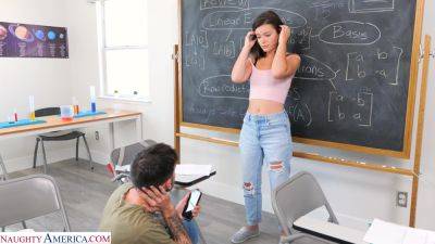 Nade Nasty - Big ass beauty gets laid in the classroom with one of her colleagues - hellporno.com